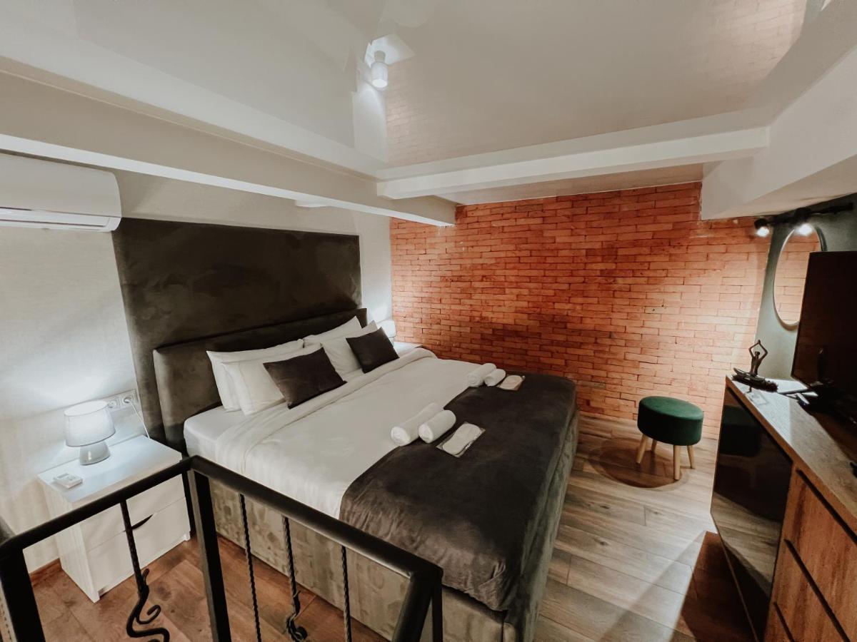 Luxury Duplex Suites - City Center Тбилиси Екстериор снимка
