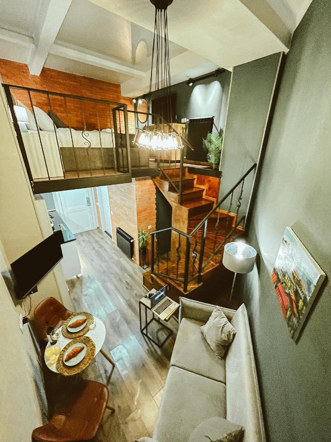 Luxury Duplex Suites - City Center Тбилиси Екстериор снимка
